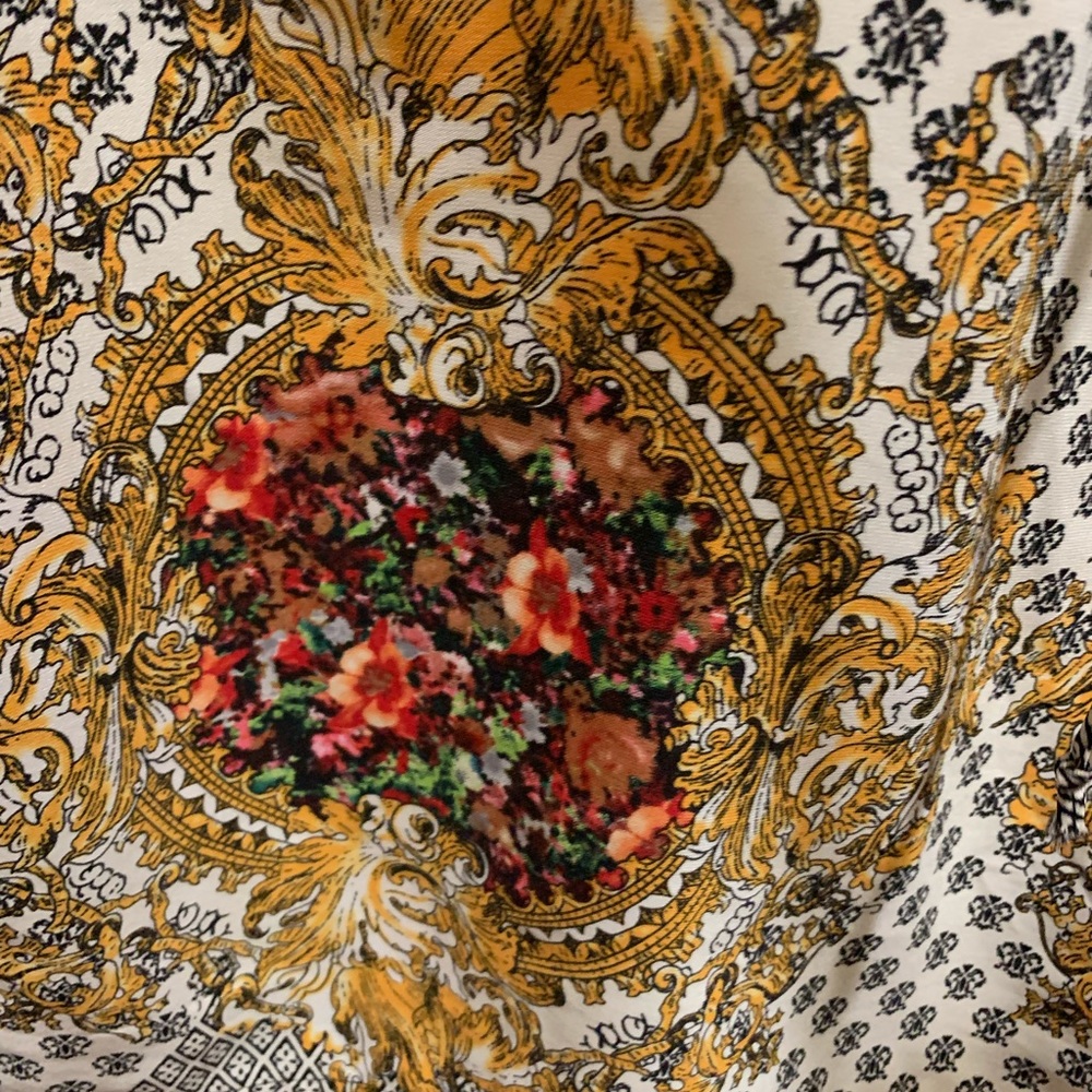 Boutique Top - Picture 4 of 4